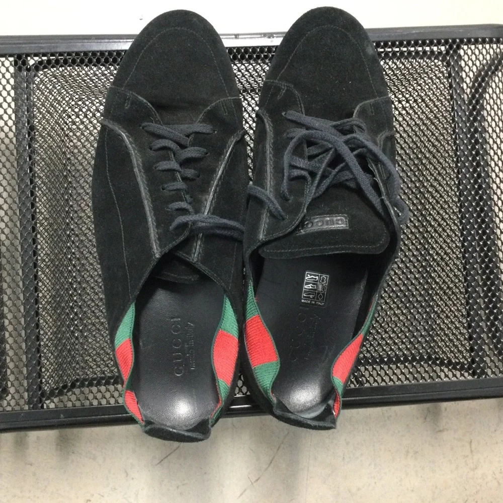 Gucci Black Suede Slip-On Loafers with Green and Red Heel Stripe